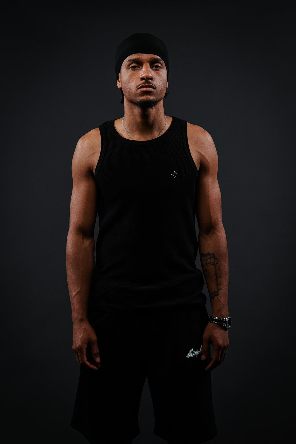 ESSENTIAL BLACK TANK TOP