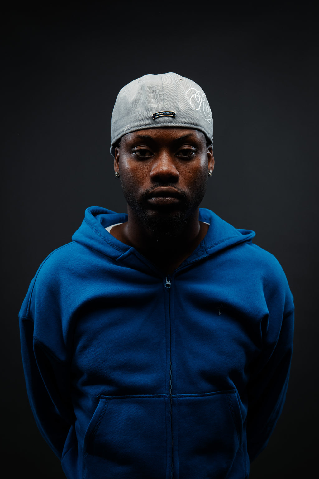 RULESBREAKER FITTED CAP LIGHT GREY